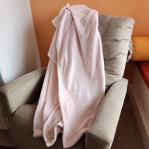 kate spade Other - KATE SPADE New York Decorative Throw Pink Soft Blanket Cozy Home 50 x 70